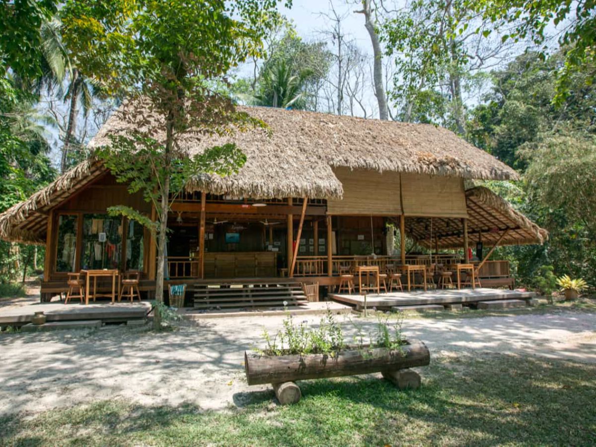 Barefoot at Havelock